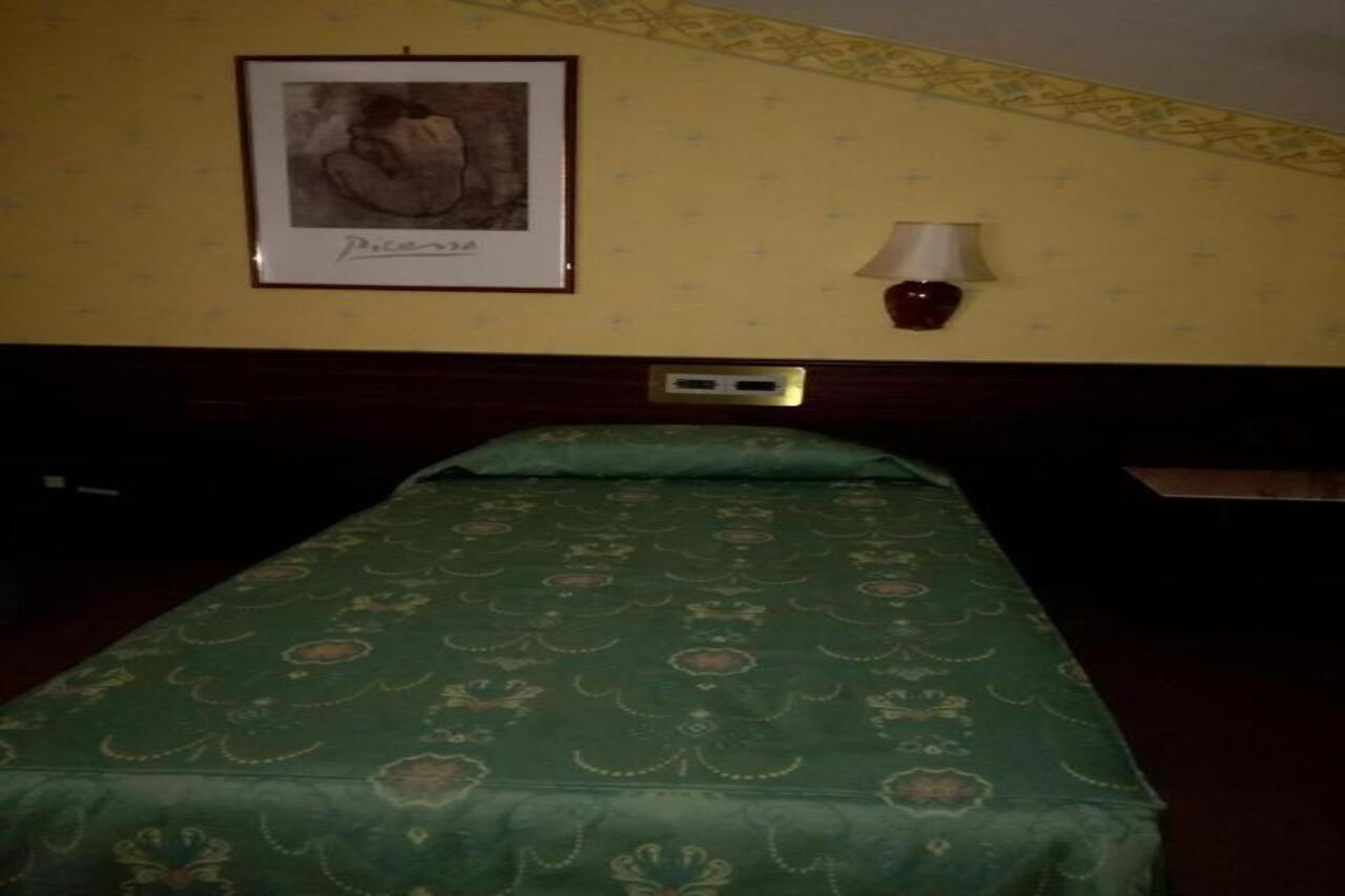 Hotel Leonardo Da Vinci Sassari Luaran gambar
