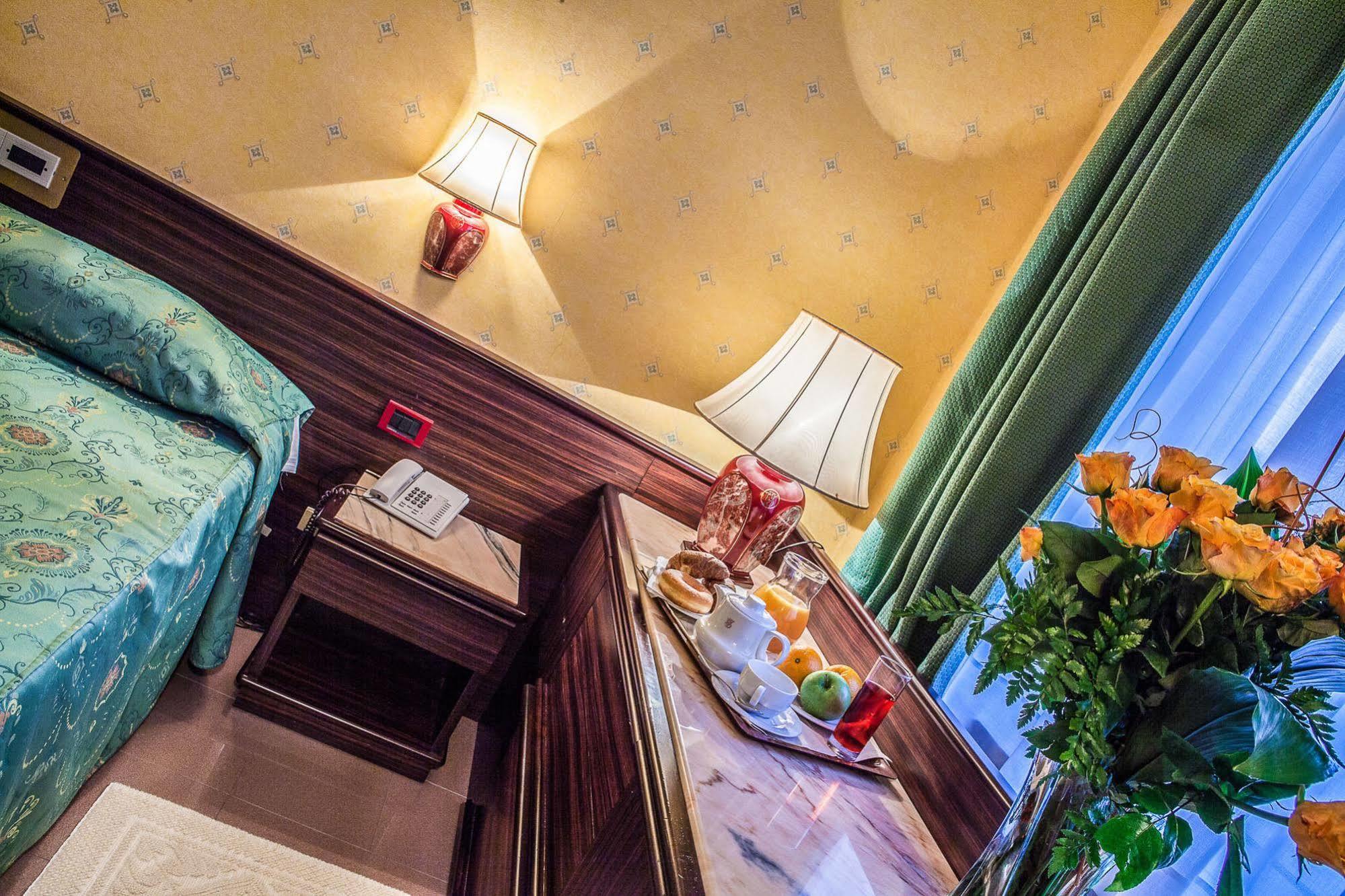 Hotel Leonardo Da Vinci Sassari Luaran gambar
