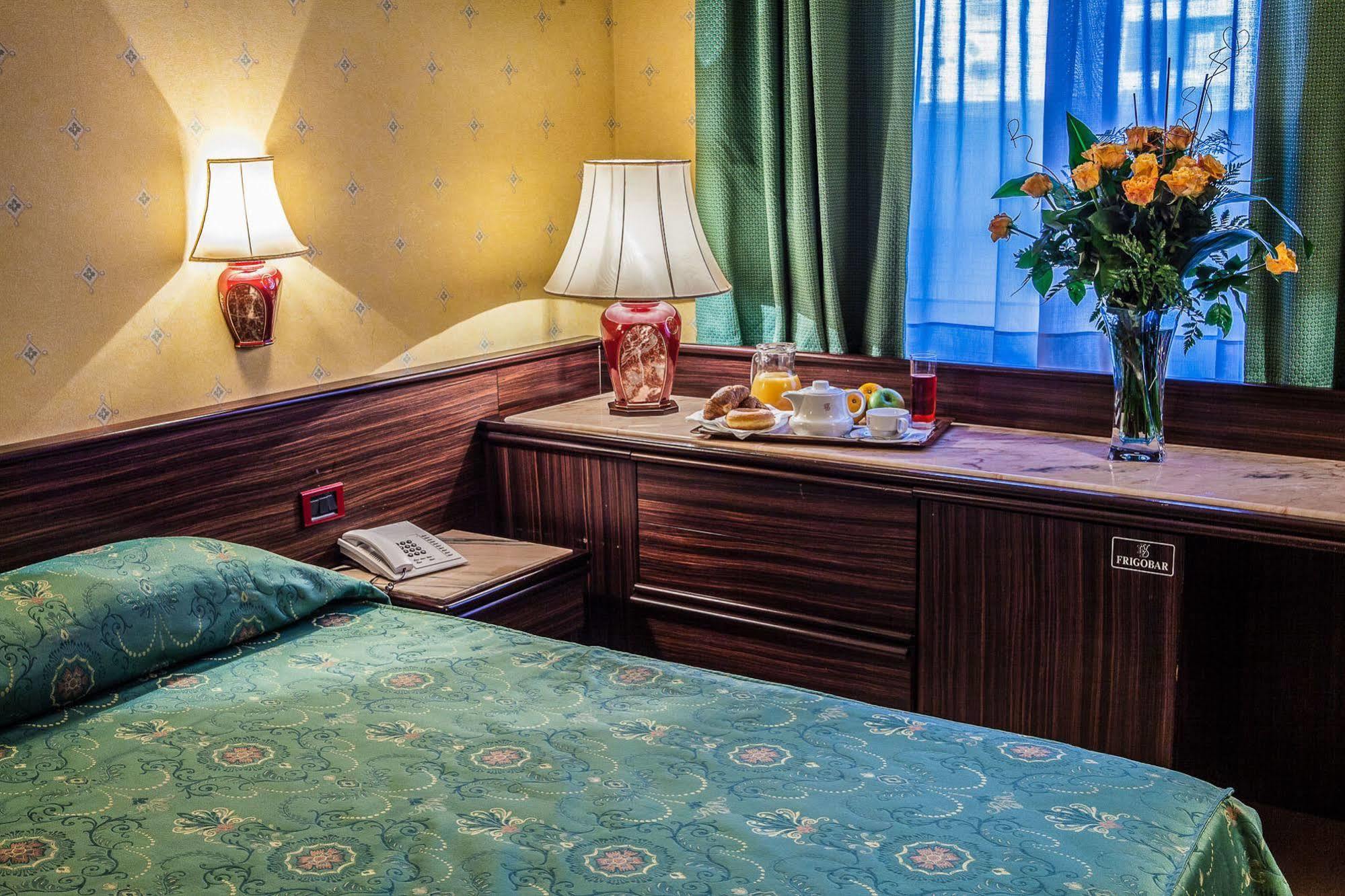 Hotel Leonardo Da Vinci Sassari Luaran gambar